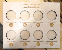 Подставка под образцы продукции расфасованной в стеклянные баночки арт. 0829